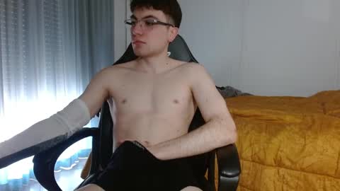 DreamBoy online show from April 3, 2026, 12:47 pm