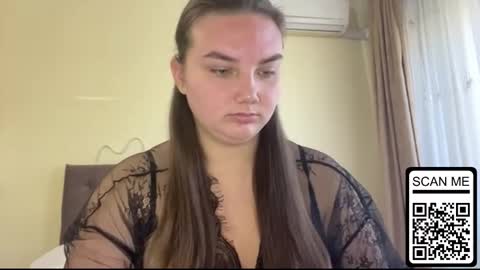 Snapshot of dreamyblushfairy chatting on September 18, 2025, 7:10 am Mila online show from September 18, 2025, 7:10 am