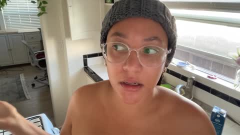 RIRI OR DREAMY online show from January 11, 2025, 5:51 pm