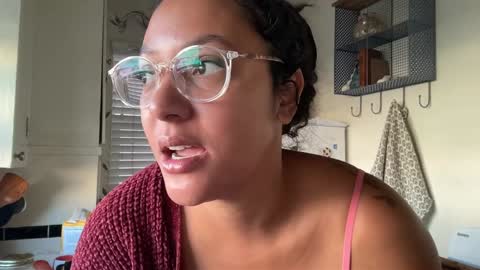 RIRI OR DREAMY online show from January 15, 2025, 4:43 pm