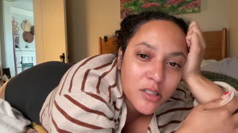 RIRI OR DREAMY online show from February 8, 2025, 10:40 pm