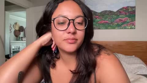 RIRI OR DREAMY online show from March 4, 2025, 10:05 pm