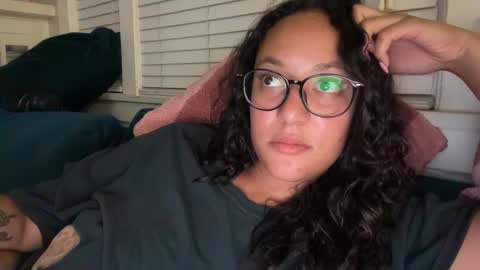 RIRI OR DREAMY online show from September 18, 2025, 3:19 am