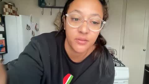 Snapshot of dreamyriri chatting on May 5, 2026, 2:25 pm RIRI OR DREAMY online show from May 5, 2026, 2:25 pm