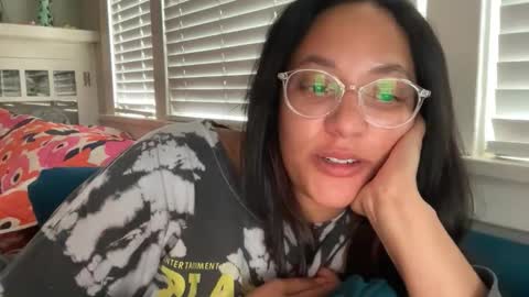 Snapshot of dreamyriri chatting on May 25, 2026, 1:44 am RIRI OR DREAMY online show from May 25, 2026, 1:44 am