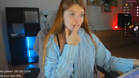 my name is Lia online show from December 14, 2024, 11:01 pm