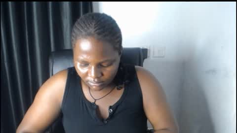 Layla online show from September 24, 2025, 5:11 am