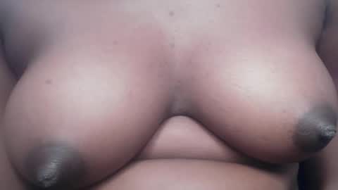 Snapshot of drippussy1 chatting on January 15, 2026, 4:17 am Ebonypussy1 online show from January 15, 2026, 4:17 am