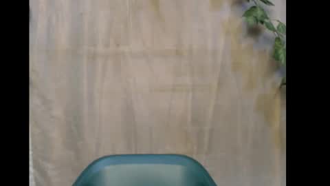 Snapshot of dripqueenx chatting on December 13, 2025, 10:04 pm linda online show from December 13, 2025, 10:04 pm