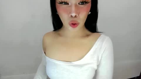 miss. Erika online show from September 26, 2025, 5:22 am