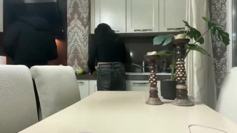 Snapshot of drresa chatting on February 26, 2025, 8:33 pm Dr. Resa online show from February 26, 2025, 8:33 pm