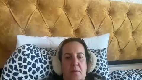 Snapshot of drresa chatting on March 4, 2025, 9:40 am Dr. Resa online show from March 4, 2025, 9:40 am