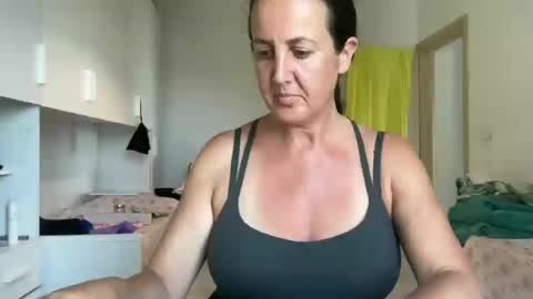 Snapshot of drresa chatting on June 22, 2026, 11:40 am Dr. Resa online show from June 22, 2026, 11:40 am
