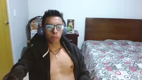 Snapshot of dtwink0310 chatting on November 24, 2025, 3:06 am David online show from November 24, 2025, 3:06 am