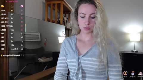 Snapshot of dualipa_unseen chatting on September 28, 2025, 7:30 pm dualipa_unseen online show from September 28, 2025, 7:30 pm