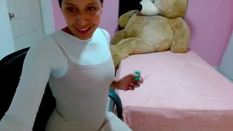 Snapshot of dulce1609 chatting on February 21, 2025, 11:54 pm dulce1609 online show from February 21, 2025, 11:54 pm