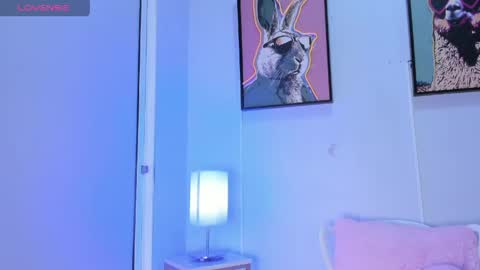 dulce__fiore07 online show from April 29, 2026, 11:58 am