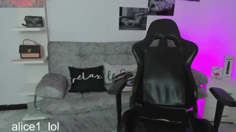 Snapshot of dulce_alice_ chatting on March 6, 2025, 9:53 pm ALICE online show from March 6, 2025, 9:53 pm