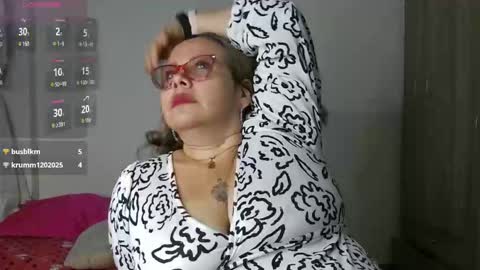 Snapshot of dulce_anahi_ chatting on November 30, 2025, 1:42 am Im Dulce online show from November 30, 2025, 1:42 am