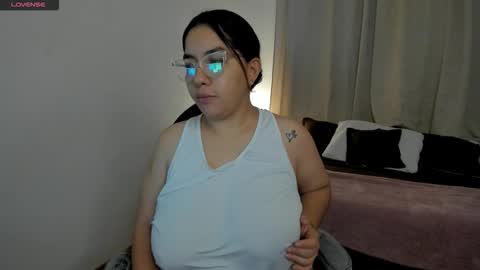 Snapshot of dulce_brithany chatting on October 25, 2025, 11:51 am dulce brithany online show from October 25, 2025, 11:51 am