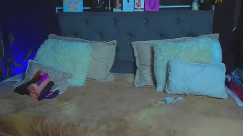 Snapshot of dulce_celeste15 chatting on February 6, 2025, 11:21 am C E L E S T E online show from February 6, 2025, 11:21 am