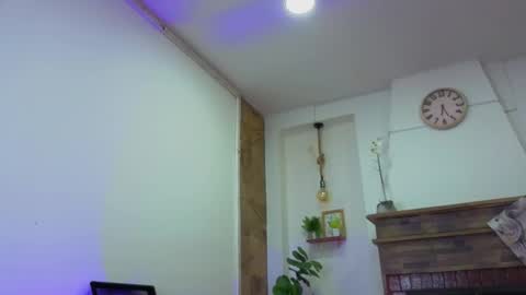 Snapshot of dulce_celeste15 chatting on December 13, 2025, 7:53 pm C E L E S T E online show from December 13, 2025, 7:53 pm