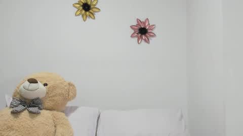 Snapshot of dulce_roberts_ chatting on December 17, 2024, 1:27 pm Dulce online show from December 17, 2024, 1:27 pm