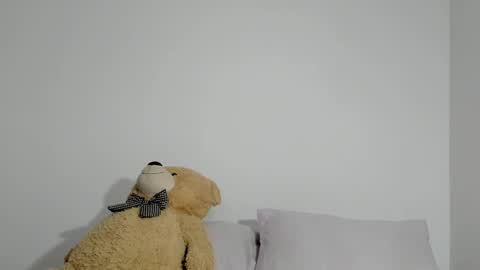 Snapshot of dulce_roberts_ chatting on February 19, 2025, 1:39 pm Dulce online show from February 19, 2025, 1:39 pm