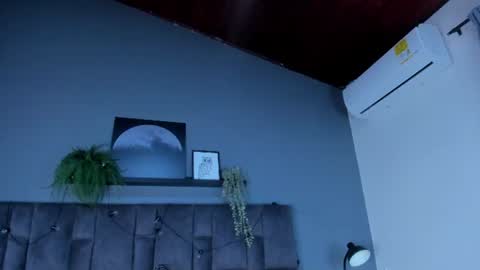 DULCE AURORA online show from June 20, 2026, 2:47 am