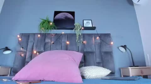 DULCE AURORA online show from July 3, 2026, 2:51 am