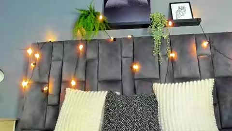 DULCE AURORA online show from July 13, 2026, 1:08 am