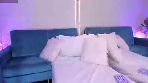 Dulce  online show from March 14, 2026, 8:25 pm