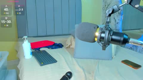 Snapshot of dulcehills_ chatting on December 22, 2024, 2:27 pm online show from December 22, 2024, 2:27 pm