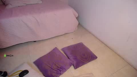 Snapshot of dulcerose01 chatting on March 2, 2025, 11:42 pm Dulce Rose online show from March 2, 2025, 11:42 pm