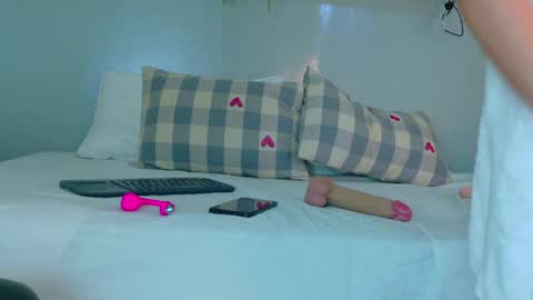 Snapshot of dulcesexy__ chatting on June 4, 2026, 8:04 pm Dulce Sexy online show from June 4, 2026, 8:04 pm