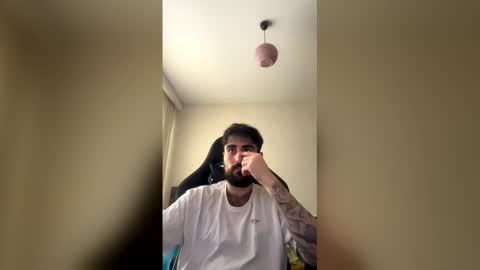 Snapshot of dummodarknight chatting on April 12, 2026, 11:37 am The Dark Knight online show from April 12, 2026, 11:37 am