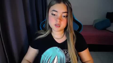 Nicole   online show from January 11, 2025, 3:34 am