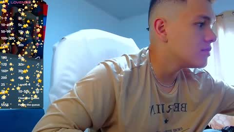 Snapshot of dunkan_kravitz chatting on January 18, 2025, 12:36 pm Dunkan Kravitz online show from January 18, 2025, 12:36 pm