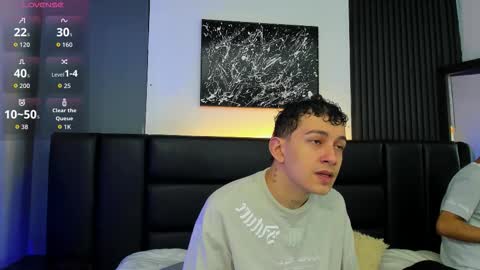 Thomas and Noah online show from October 28, 2025, 12:09 pm