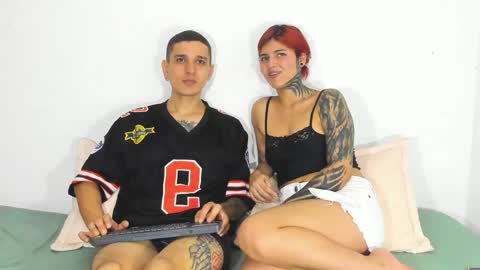 Nicolle y Julian online show from May 21, 2026, 1:45 am