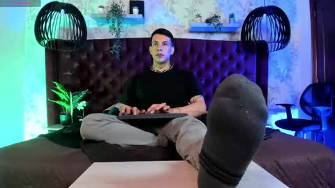 Dustin Sonne online show from April 22, 2026, 3:53 am