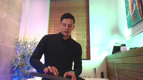 Dustin Sonne online show from April 28, 2026, 4:06 am