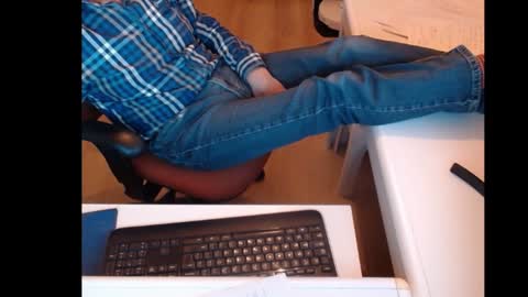 Snapshot of dutchpornking2 chatting on February 7, 2025, 7:27 pm dutchpornking2 online show from February 7, 2025, 7:27 pm