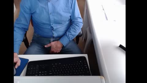 Snapshot of dutchpornking2 chatting on November 1, 2025, 9:11 am dutchpornking2 online show from November 1, 2025, 9:11 am