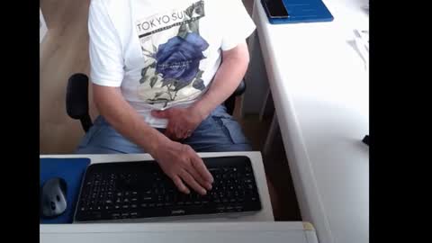 Snapshot of dutchpornking2 chatting on June 15, 2026, 5:42 am dutchpornking2 online show from June 15, 2026, 5:42 am