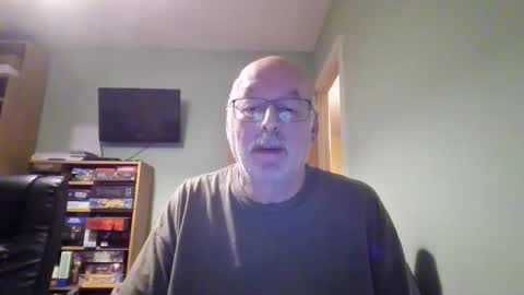 DutchUncleJohn online show from November 10, 2025, 8:52 pm