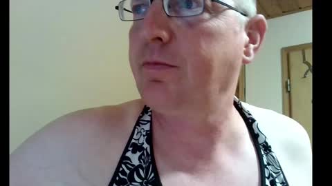 dwtsaskia80 online show from October 6, 2025, 5:43 pm