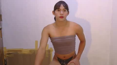 dy_namite online show from November 13, 2025, 6:40 pm