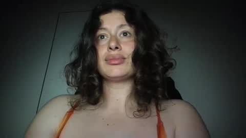 Snapshot of dyafirst chatting on June 10, 2026, 9:35 pm Dya online show from June 10, 2026, 9:35 pm