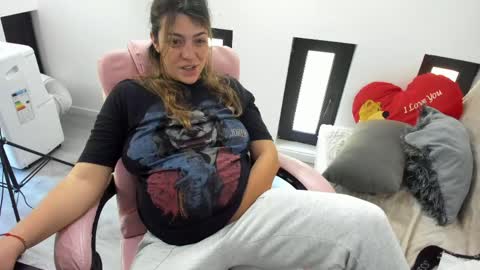 dayana online show from June 3, 2026, 4:59 am